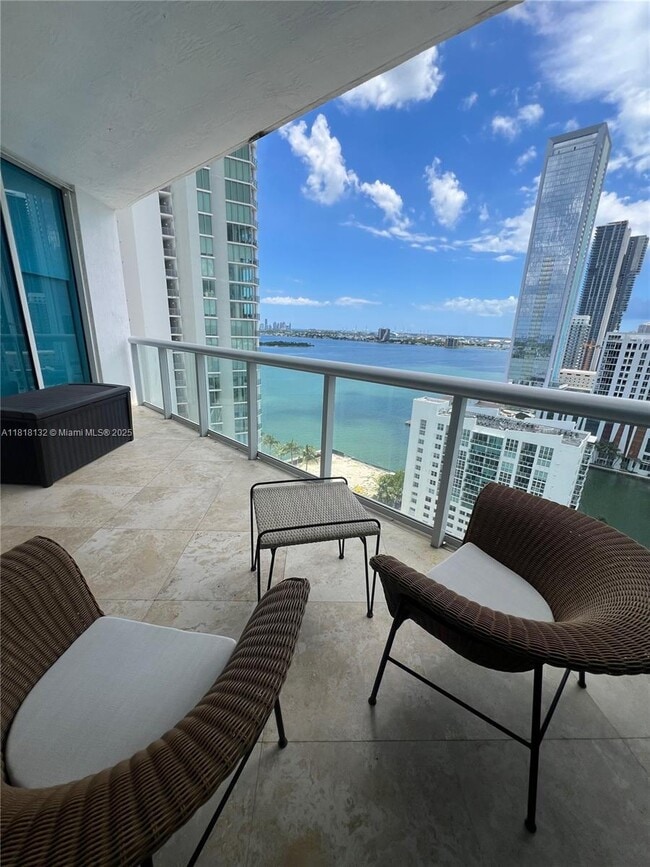 Foto del edificio - 480 NE 30th St
