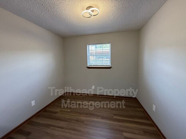 Foto del edificio - 3411 NW Duncan Rd