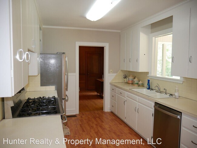 Building Photo - 3 br, 1.5 bath House - 2144 S Hawthorne Rd