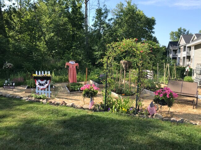 Community Ridge Garden! - 2074 Community Ln