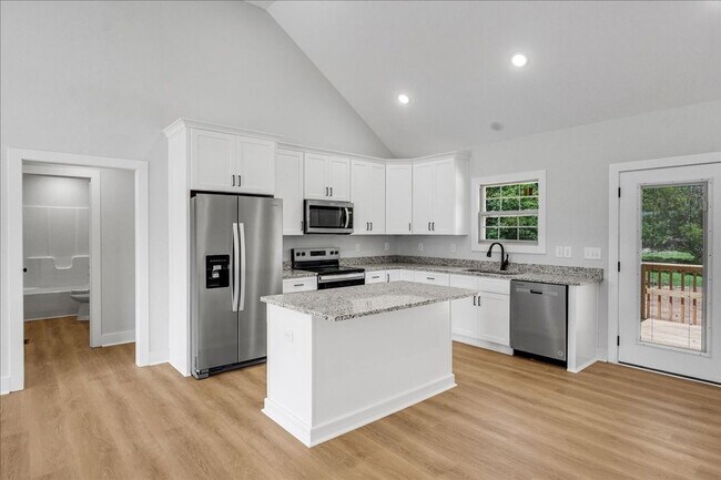 Building Photo - BRAND NEW! 3 Bed 2 Bath Home in McMinnville
