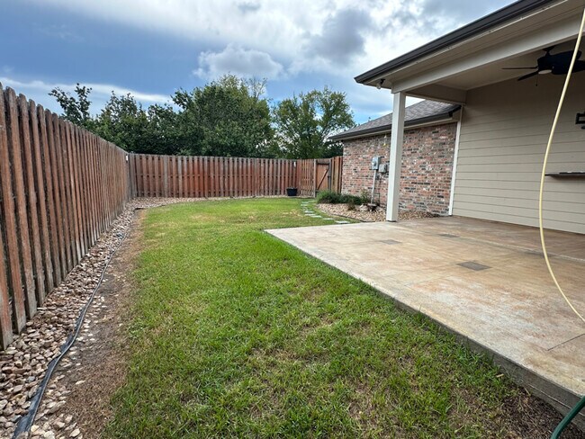 Foto del edificio - 1001 Southlake Cir