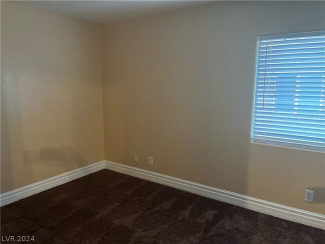 Building Photo - 317 Dogleg Dr