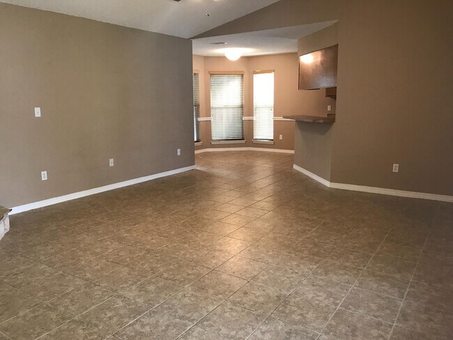 Building Photo - 166 Meadowbrook Ct