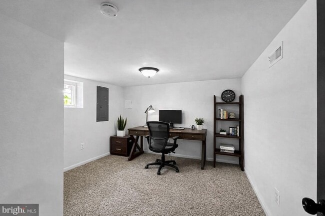 Building Photo - 3824 37th Pl