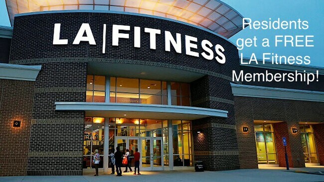 Interior Photo - 3400 Cahuenga Blvd Los Angeles, CA 90068