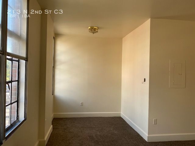 Foto del edificio - 213 N 2nd St
