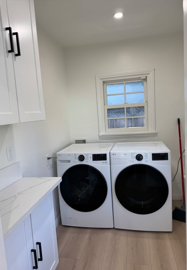 Laundry Room - 5625 Cantaloupe Ave