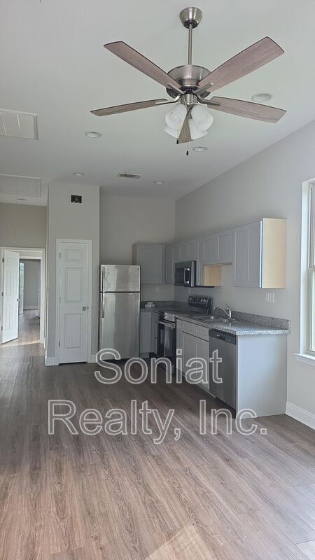 Building Photo - 5317 N Galvez St