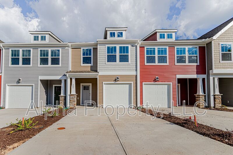 Primary Photo - 204 Keel Ln