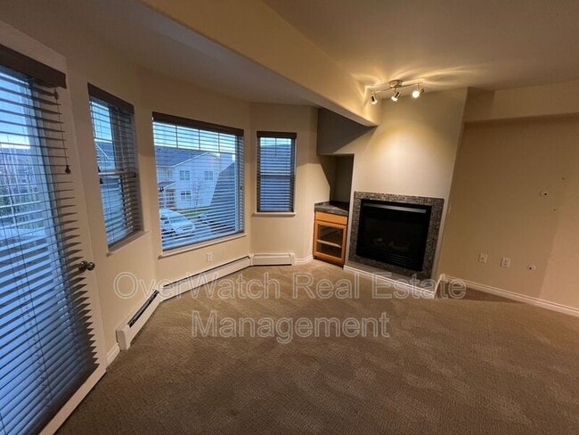 Building Photo - 11351 Discovery View Dr