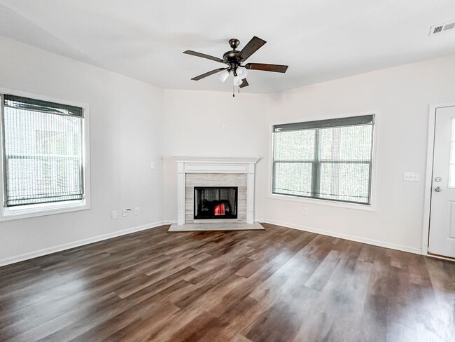 Building Photo - 2/2.5 Single Family Rental Home - Forsyth Co.