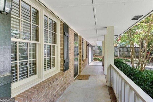 Building Photo - 2408 Pinkney Dr