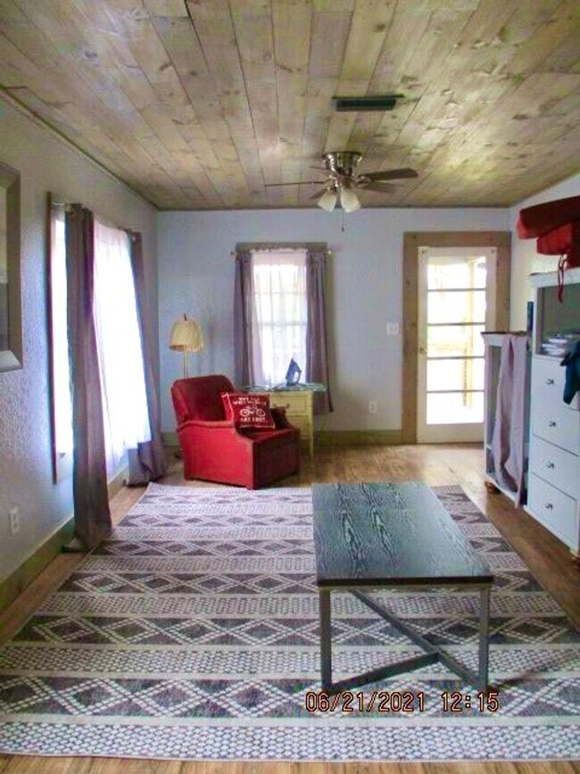 Building Photo - Cozy Lake Helen home for rent