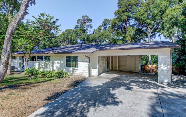 Building Photo - Stylish 4/3.5 Home in Allandale with a Pool!