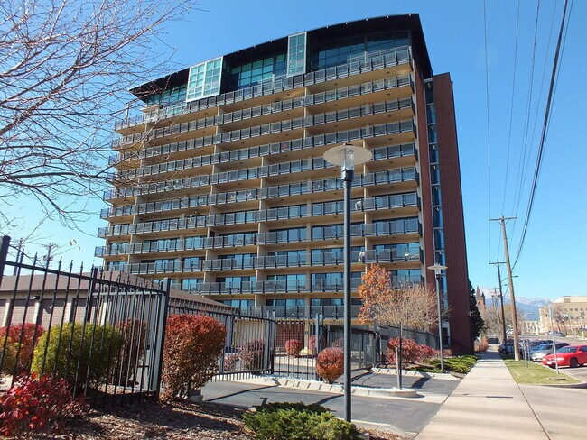 Foto del edificio - 417 E Kiowa St