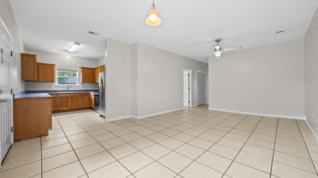 Foto del edificio - 601 S Cedar St