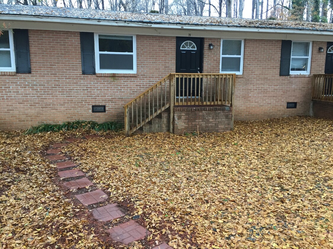 Foto principal - 16 Maple Ln