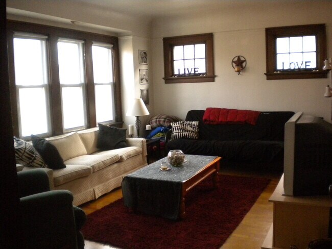 Foto 2 de la sala de estar - 3465 N Cramer St