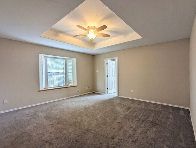 Building Photo - 2612 Deer Run Dr