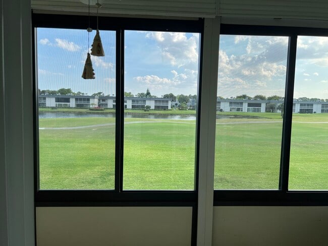 Foto del edificio - 183 Normandy Ln