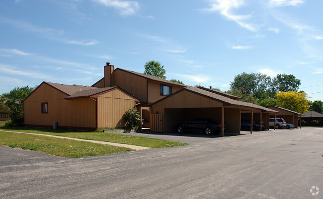 Foto del edificio - Last Farm Townhouses