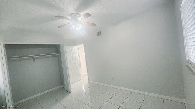 Building Photo - 5031 SW 16th Pl
