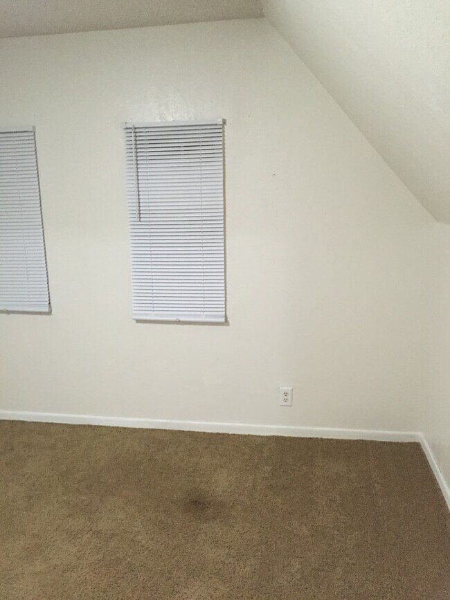 Foto del edificio - 329 Belgrade Ave