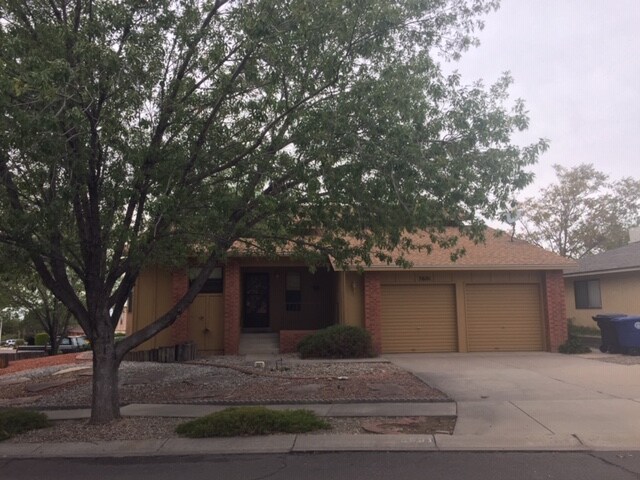 Foto del edificio - 5601 Chelwood Park Blvd NE