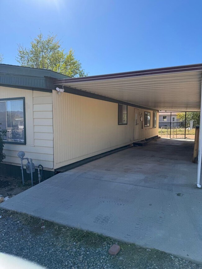 Foto del edificio - 3 bedroom 2 bath home in quiet neighborhood