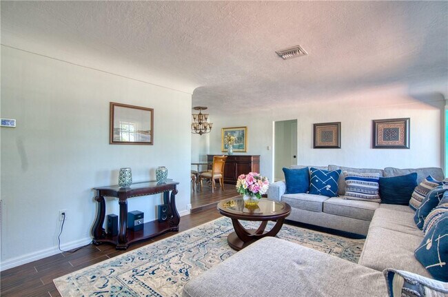 Foto del edificio - 3513 E Shore Rd