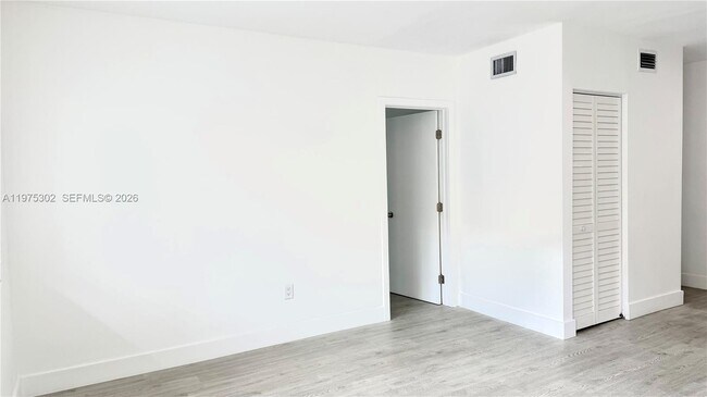 Foto del edificio - 650 Lenox Ave.