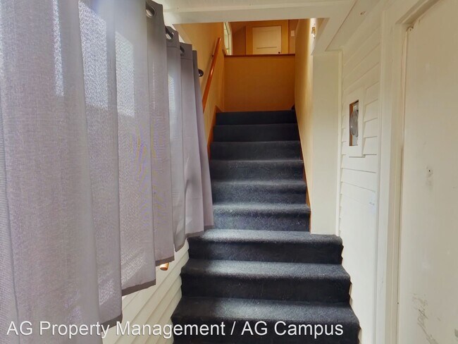 Building Photo - 1 br, 1 bath House - 110 East 14th Ave