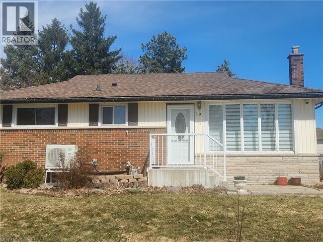 Building Photo - 29 Collier Crescent