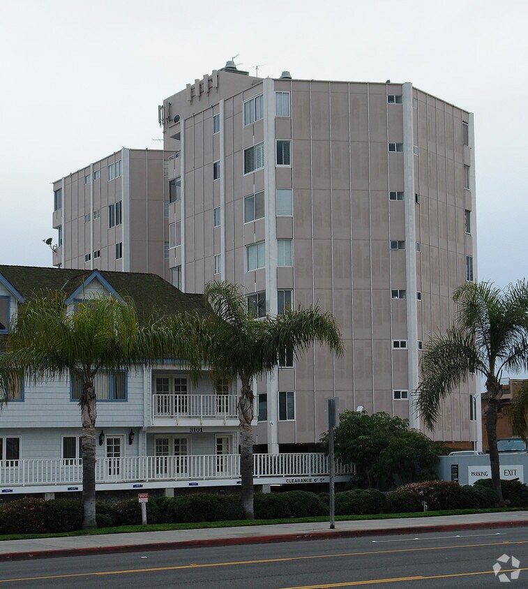 The Towers, Newport Apartments Newport Beach, CA