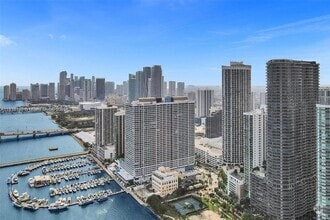 Building Photo - 1750 N Bayshore Dr