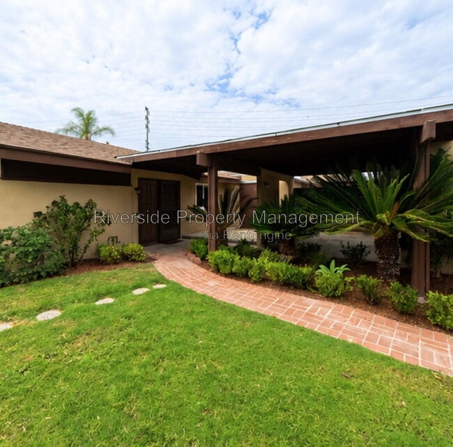 Photo - 5025 Pearblossom Drive House