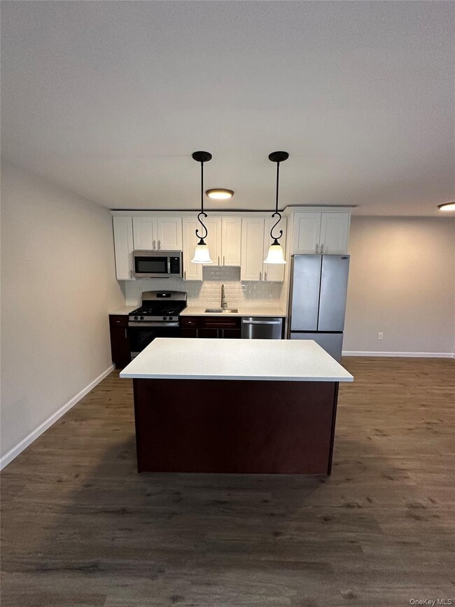 Building Photo - 460 Old Town Rd