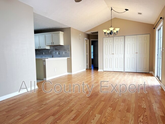 Photo - 1069 Daventry Crossing House