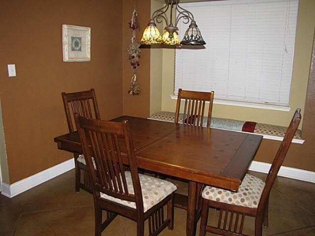 Building Photo - 5816 White Pine Dr