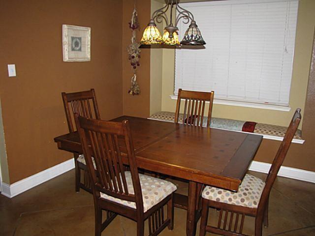 Foto del edificio - 5816 White Pine Dr