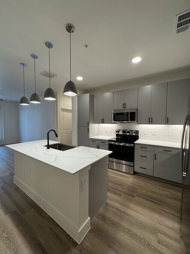 Foto principal - 3850 Double Oak Ave