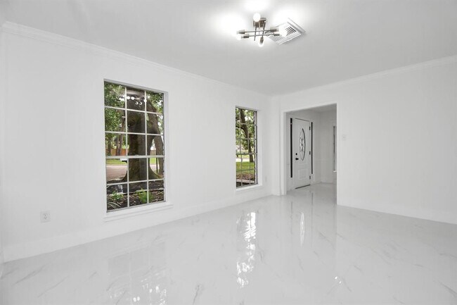 Building Photo - 8307 Champion Forest Cir