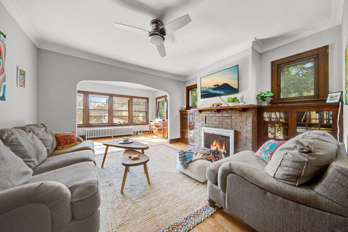 36 Chatsworth St S Unit 1, Saint Paul, MN 55105 Apartments in Saint