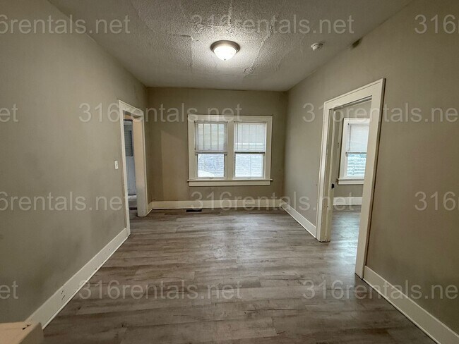 Foto del edificio - $875 - 2 bedroom / 1 bathroom - Single Fam...