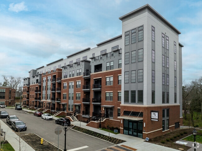 Building Photo - The Residences at MQ