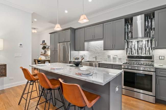 Photo - 1099 W Monroe St Apartment