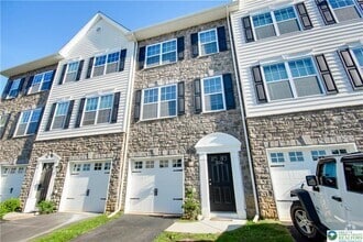 Building Photo - 304 Stonewood Ln