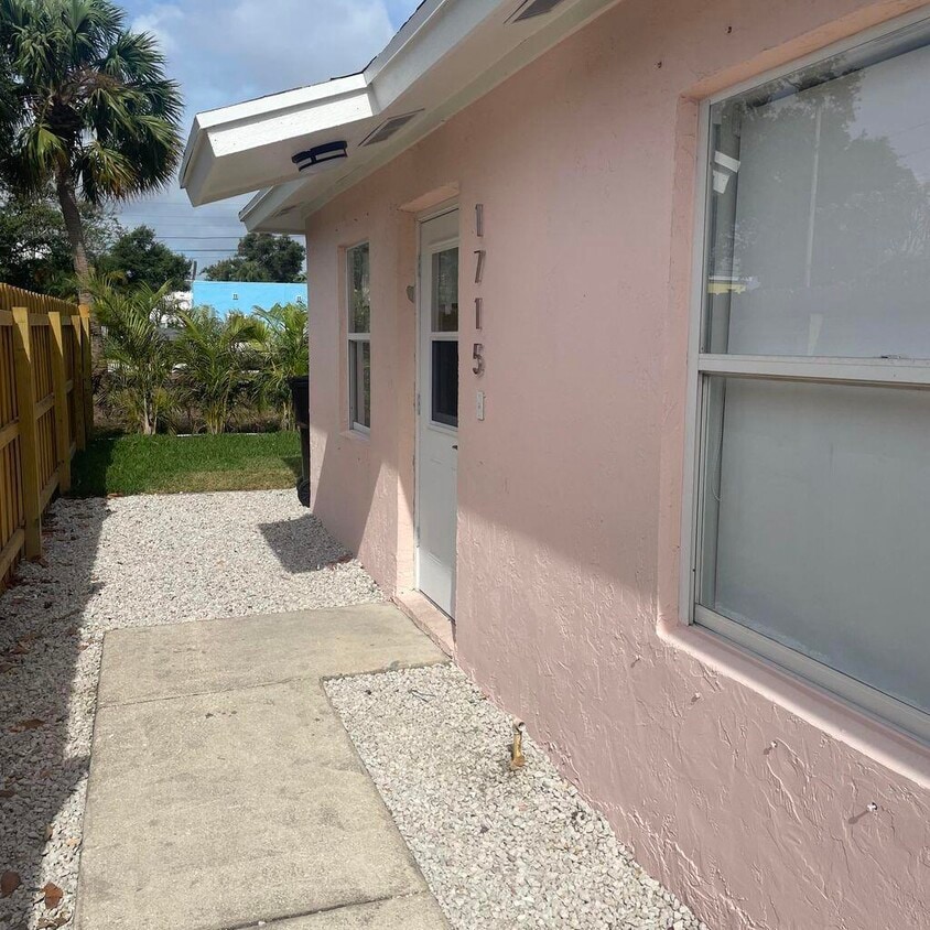 Foto principal - 1715 Wilkins Ave