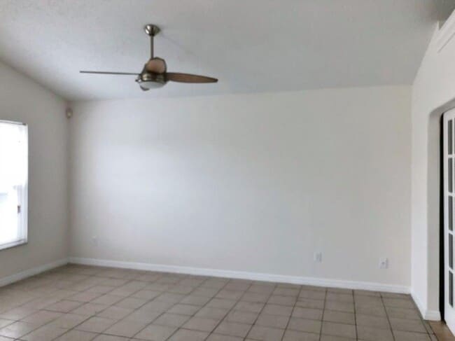Building Photo - KISSIMMEE CUTE THREE BEDROOM HOME